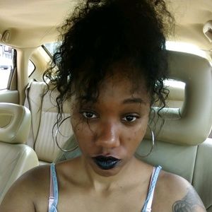 Meet your Posher, Taisha